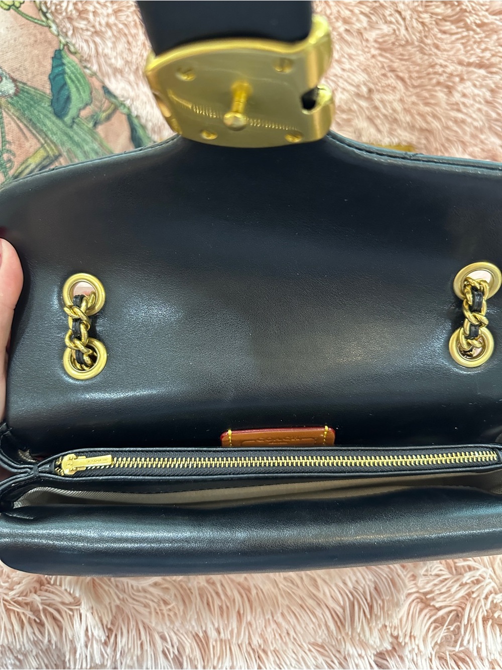 Coach Black Quilted Tabby 26 w/ Gold Chain Strap EUC - Picture 10 of 12